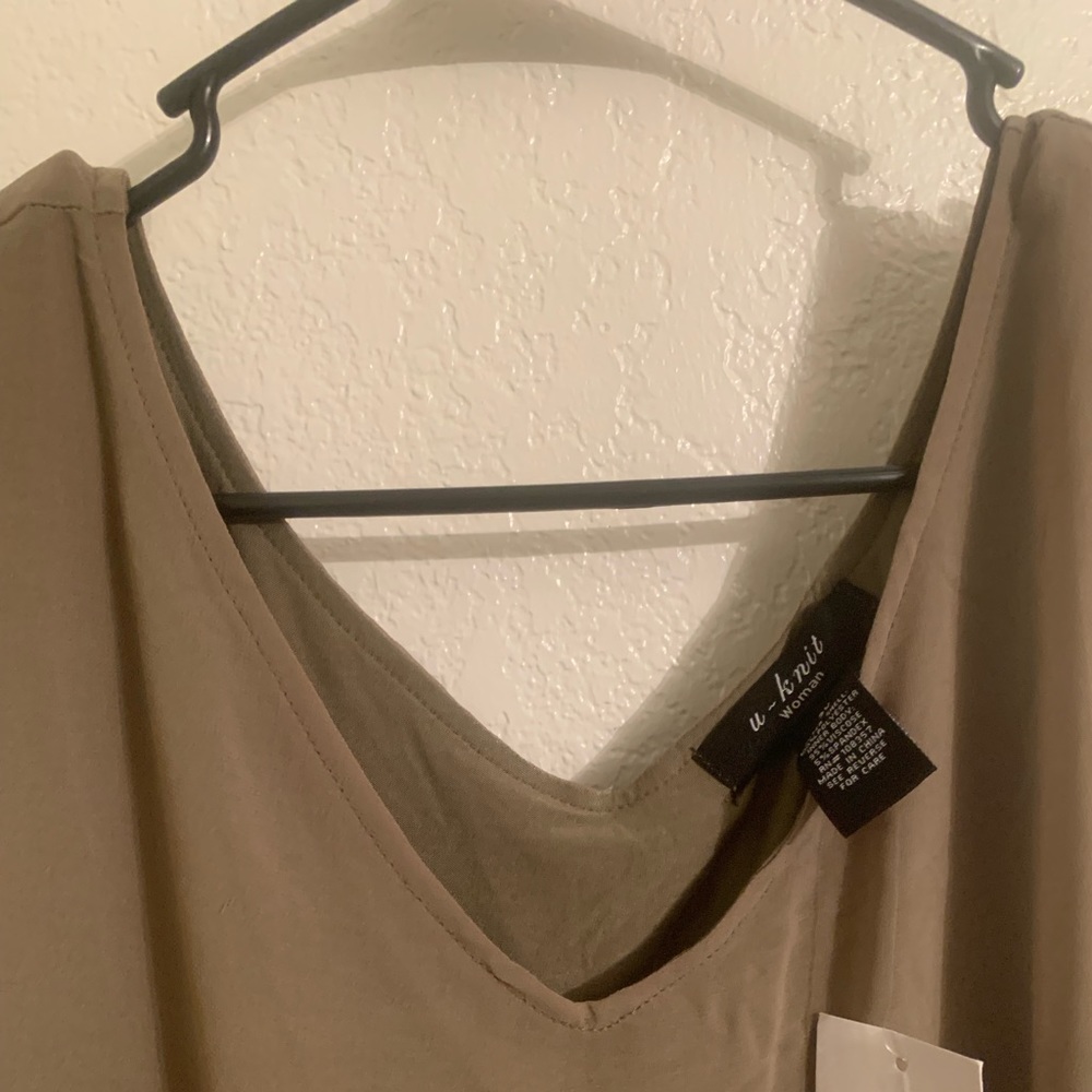 Sleeveless blouse